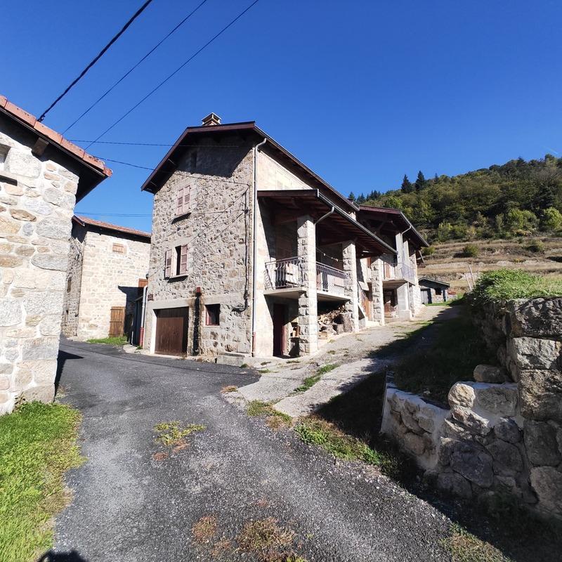 Maison de village - 176 m² - 9 pièces