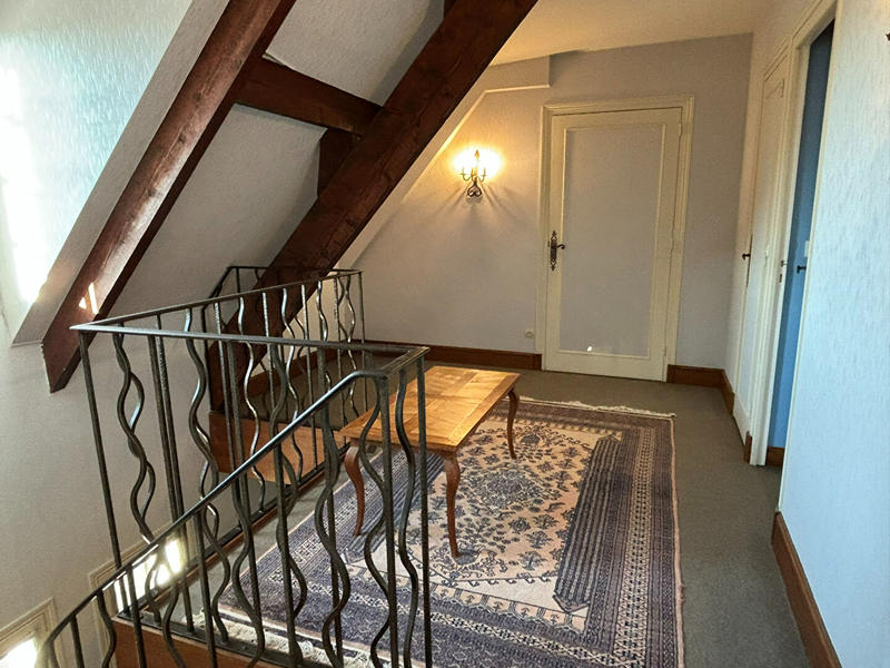 Maison - 275 m² - 10 pièces