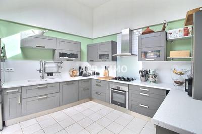 Maison - 185 m² - 6 pièces