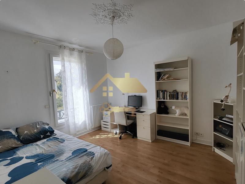 Maison - 260 m² - 7 pièces