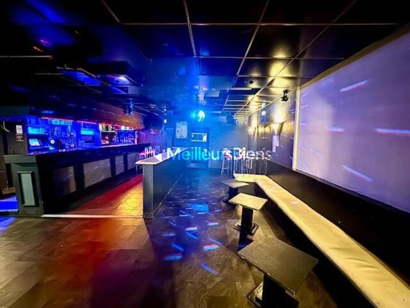 Magasins - 174 m² - 5 pièces