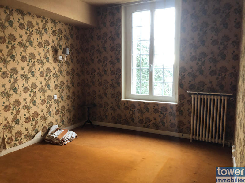 Propriété - 995 m² - 10 pièces