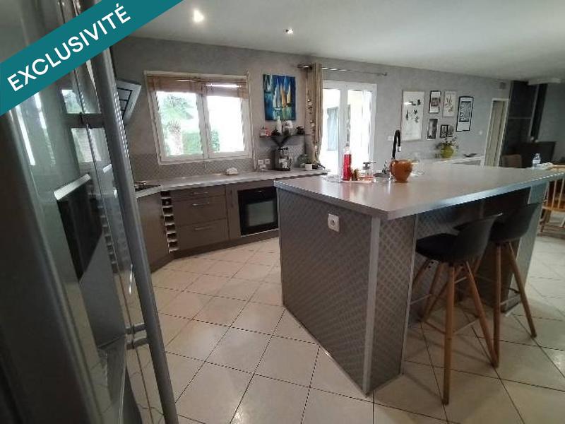 Villa - 200 m² - 9 pièces