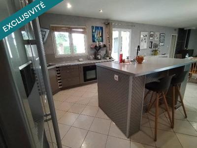 Villa - 200 m² - 9 pièces