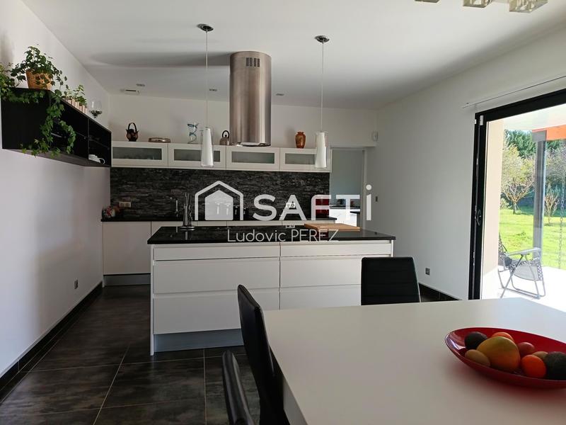 Maison - 290 m² - 5 pièces