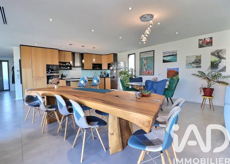 Maison de maîtres - 270 m² - 7 pièces