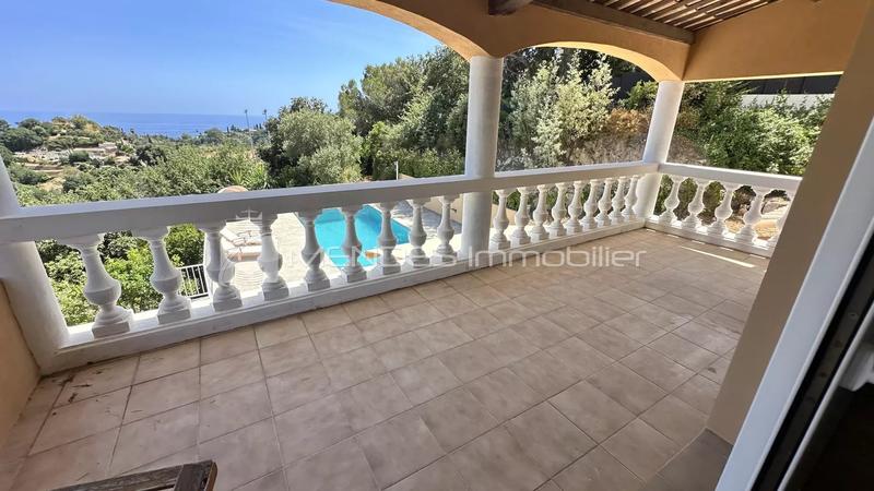 Villa - 320 m² - 10 pièces