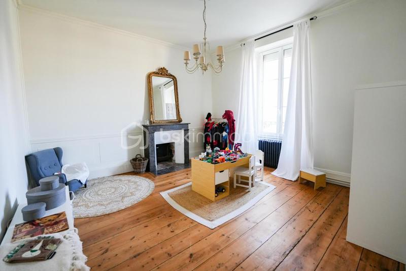 Maison de maîtres - 256 m² - 8 pièces