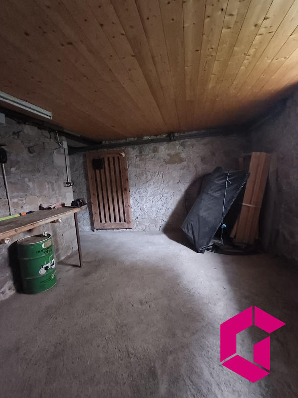 Maison traditionnelle - 138 m² - 9 pièces