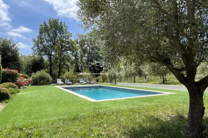 Villa - 192 m² - 8 pièces
