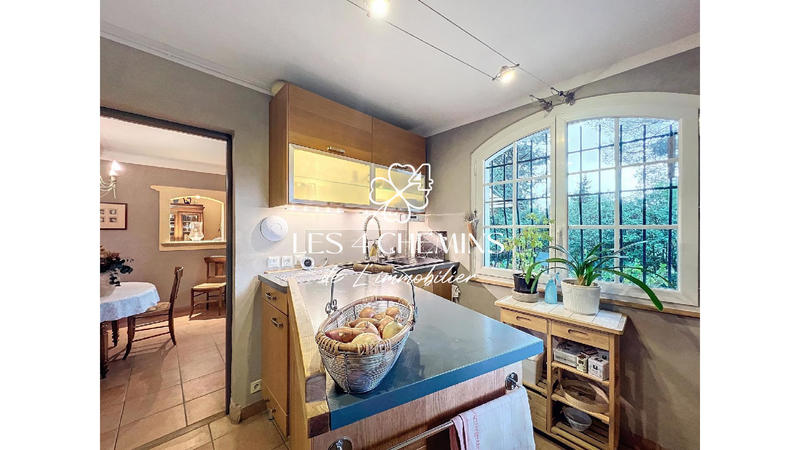 Maison - 185 m² - 7 pièces