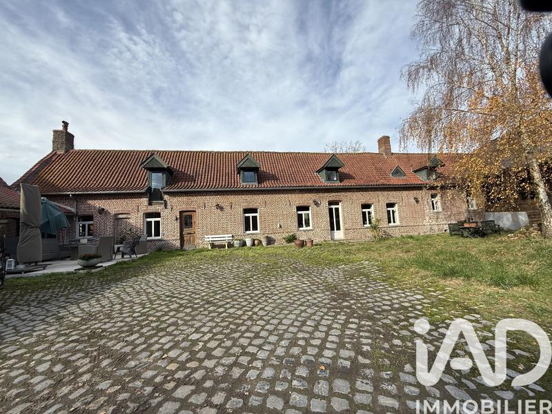 Maison - 240 m² - 7 pièces