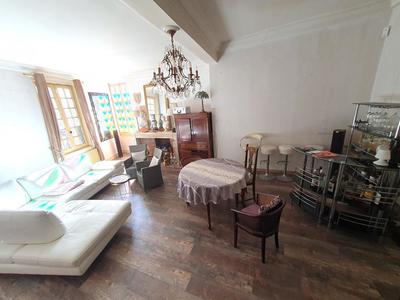 Maison - 177 m² - 7 pièces