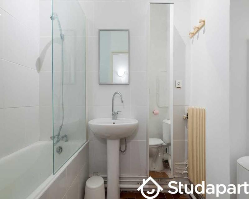 Chambre - 80 m² - 1 pièce