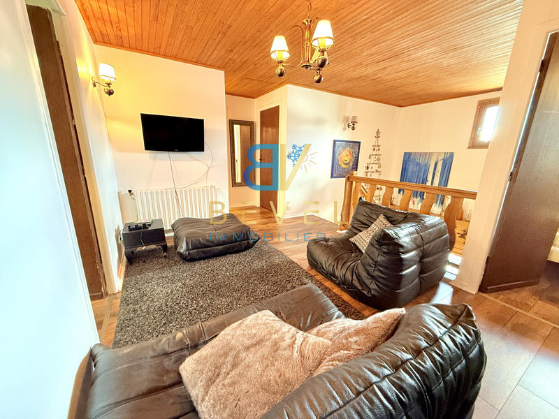 Châlet - 280 m² - 10 pièces