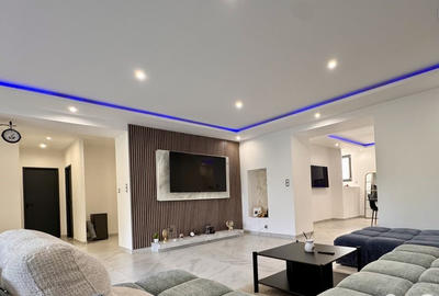 Maison - 450 m² - 6 pièces