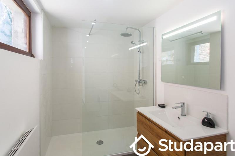 Chambre - 9 m² - 1 pièce