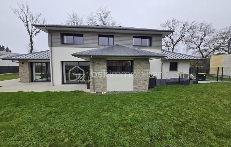 Maison - 152 m² - 5 pièces