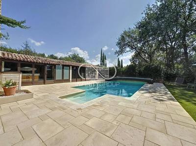 Mas - 423 m² - 12 pièces