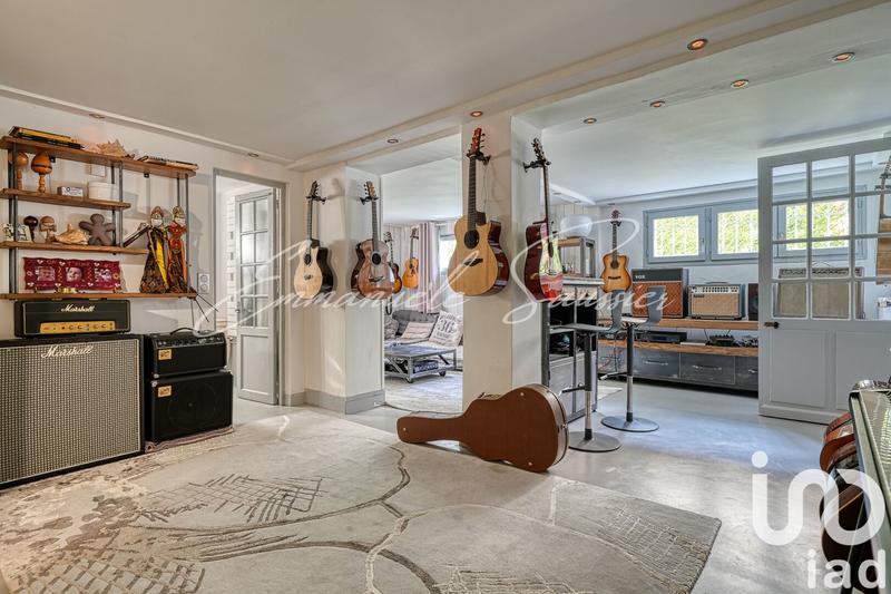 Maison - 227 m² - 9 pièces