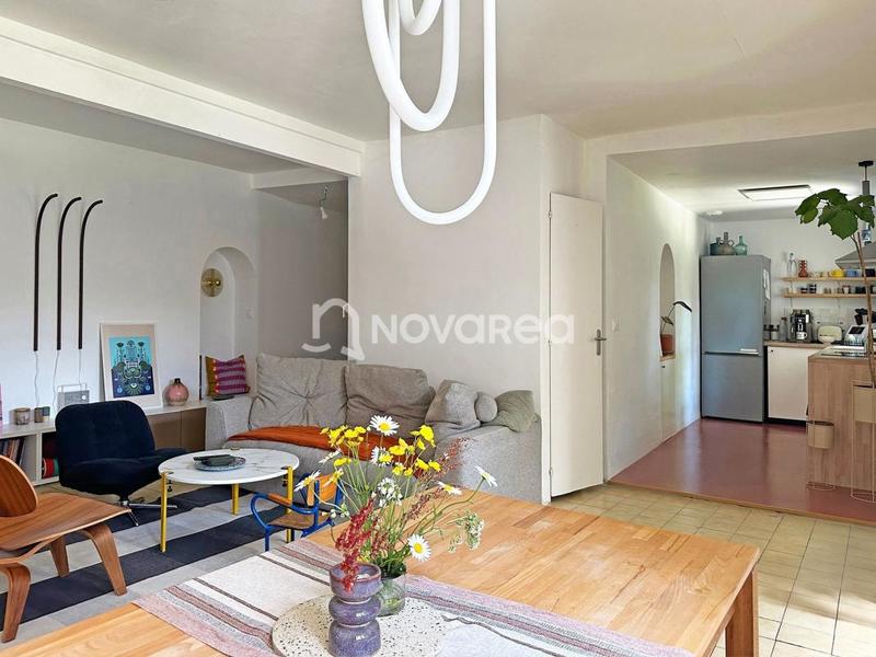 Maison - 312 m² - 9 pièces