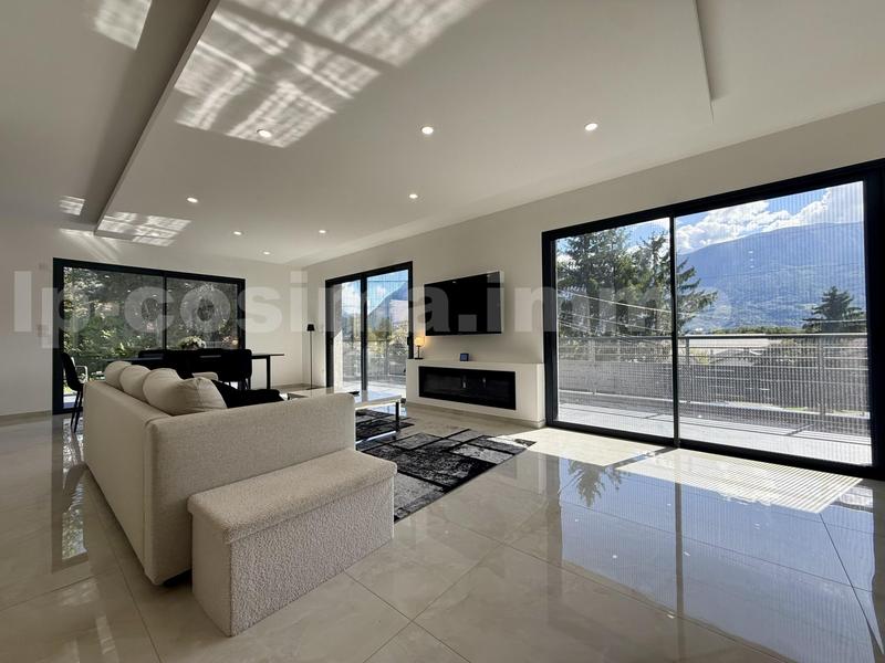 Villa - 190 m² - 6 pièces