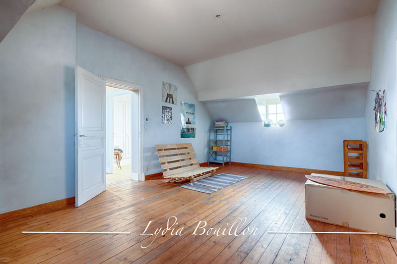 Propriété - 395 m² - 14 pièces