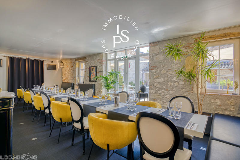 Maison - 666 m² - 20 pièces