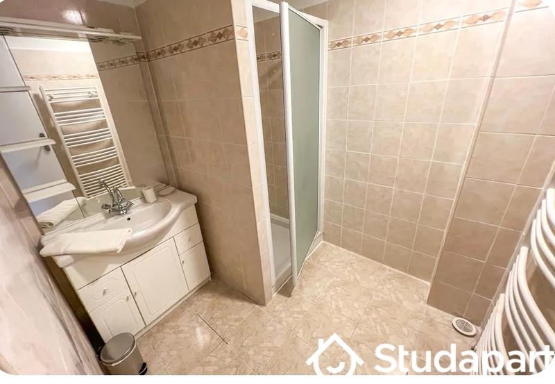 Chambre - 13 m² - 1 pièce