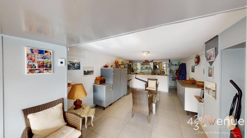 Maison - 201 m² - 5 pièces