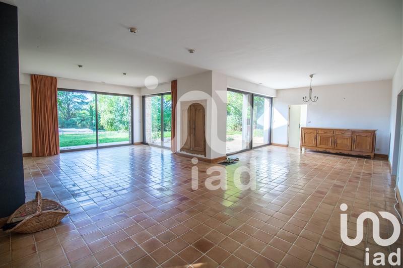Maison - 208 m² - 8 pièces