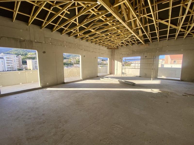 Appartement - 81 m² - 3 pièces