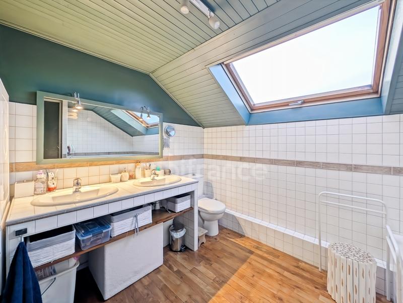 Maison - 189 m² - 7 pièces