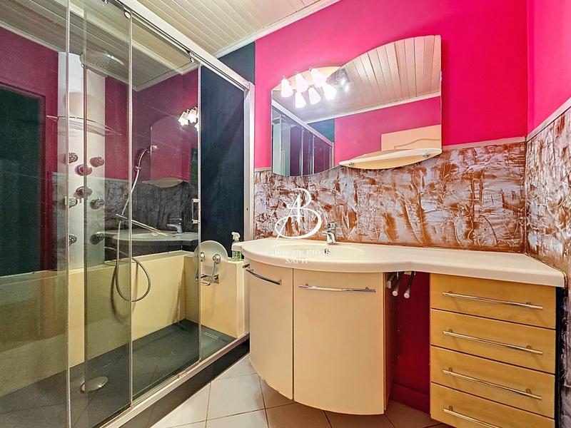 Maison - 104 m² - 5 pièces