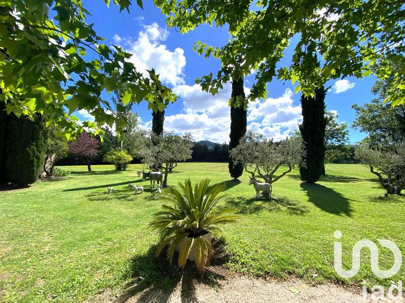 Maison - 335 m² - 9 pièces