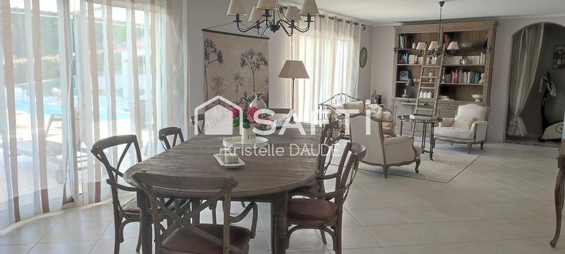 Villa - 220 m² - 6 pièces