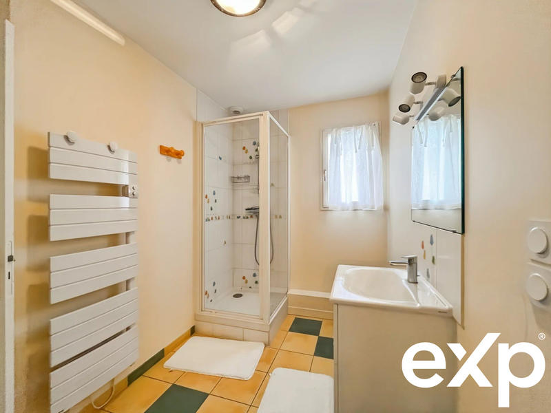 Maison traditionnelle - 147 m² - 7 pièces