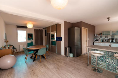 Maison traditionnelle - 95 m² - 4 pièces