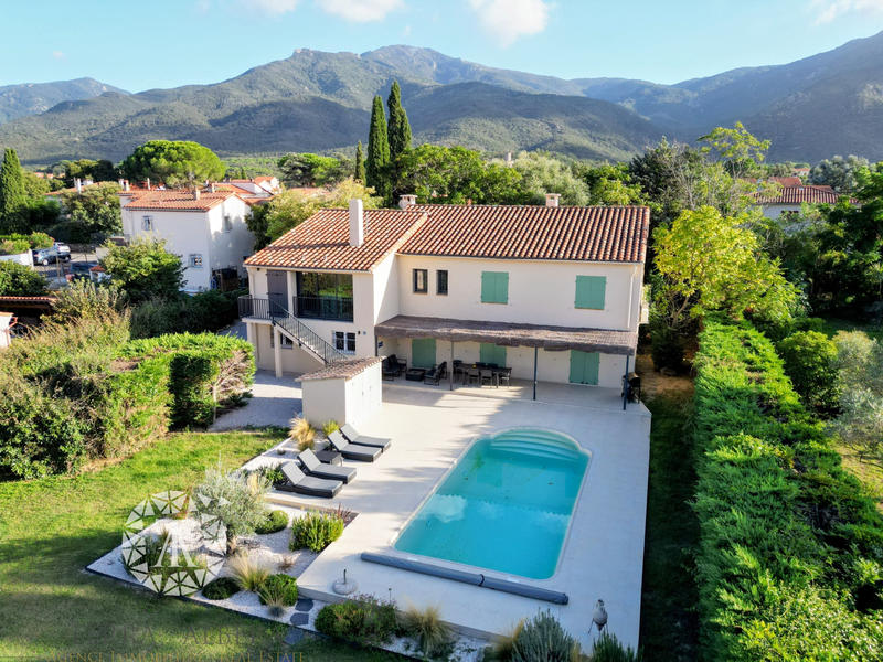 Villa - 235 m² - 8 pièces