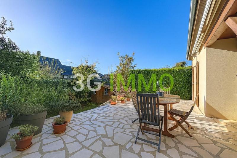 Maison traditionnelle - 140 m² - 6 pièces