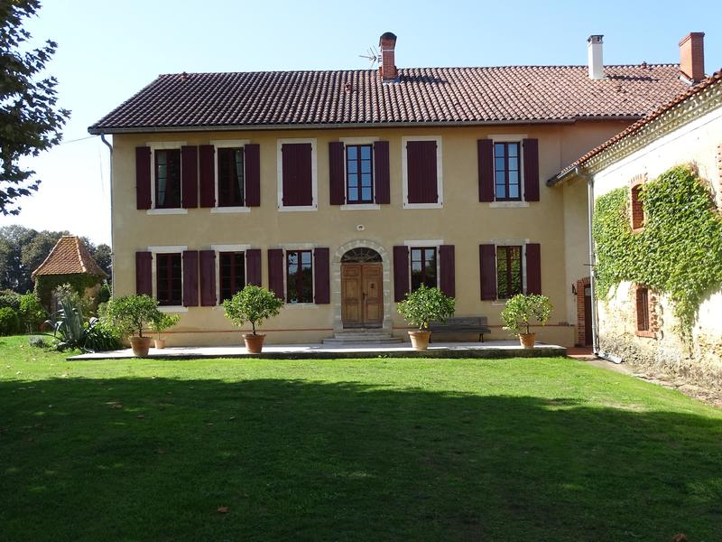 Maison de maîtres - 422 m² - 12 pièces