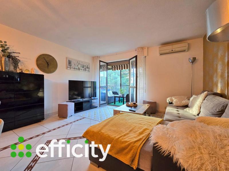 Appartement - 90 m² - 4 pièces