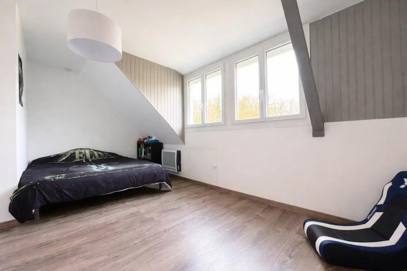 Maison - 142 m² - 7 pièces