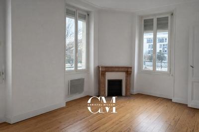 Appartement - 75 m² - 4 pièces