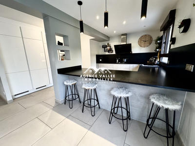 Maison traditionnelle - 160 m² - 7 pièces