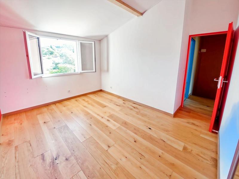 Maison - 168 m² - 8 pièces