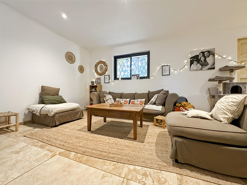 Maison - 260 m² - 8 pièces