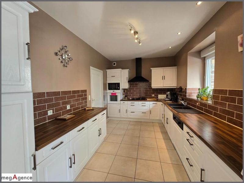 Maison - 350 m² - 17 pièces