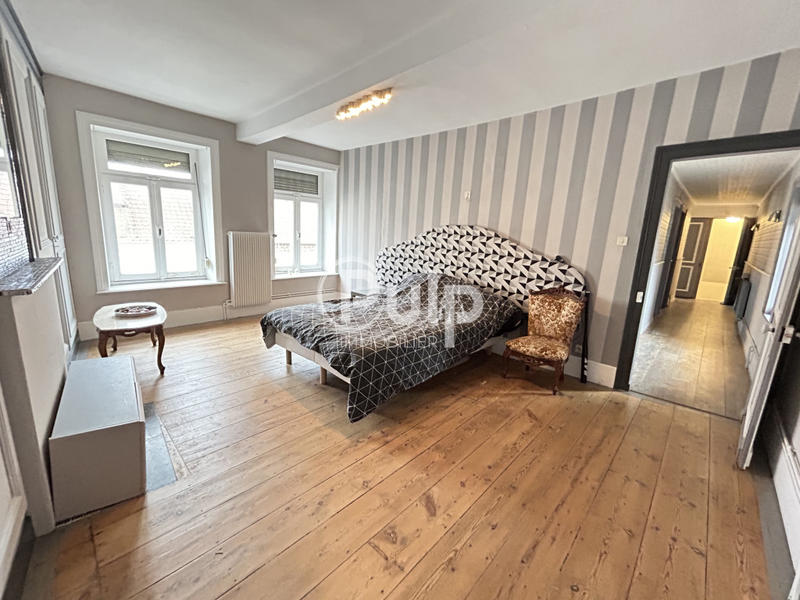 Maison - 198 m² - 10 pièces