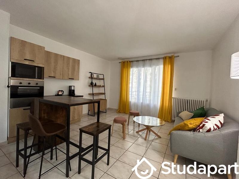 Chambre - 11 m² - 1 pièce